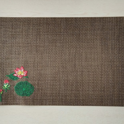 kaco様お取り置き品】睡蓮の手刺繍ランチョンマット ランチョンマット