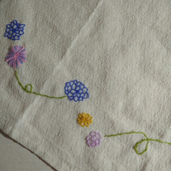 花の手刺繍カフェカーテン 3枚目の画像