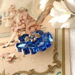 ヴィンテージガラスボタン・ブルーのガラスのお花 5枚目の画像