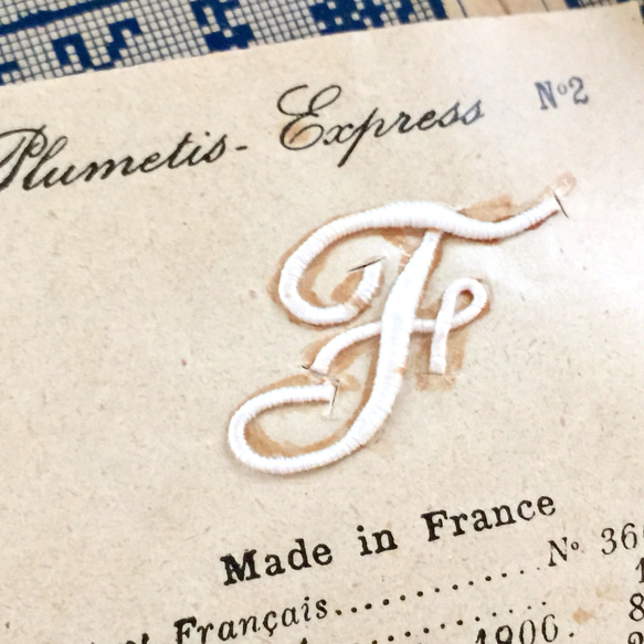 フランスのアンティーク刺繍用イニシャルモノグラムシートF・No.2 2枚目の画像