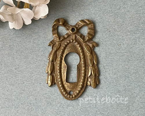 フランスのアンティーク鍵穴装飾プレート DIYパーツ petiteboite 通販
