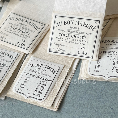 フランスアンティーク布見本 Au Bon Marchéのタグ付き2枚セット