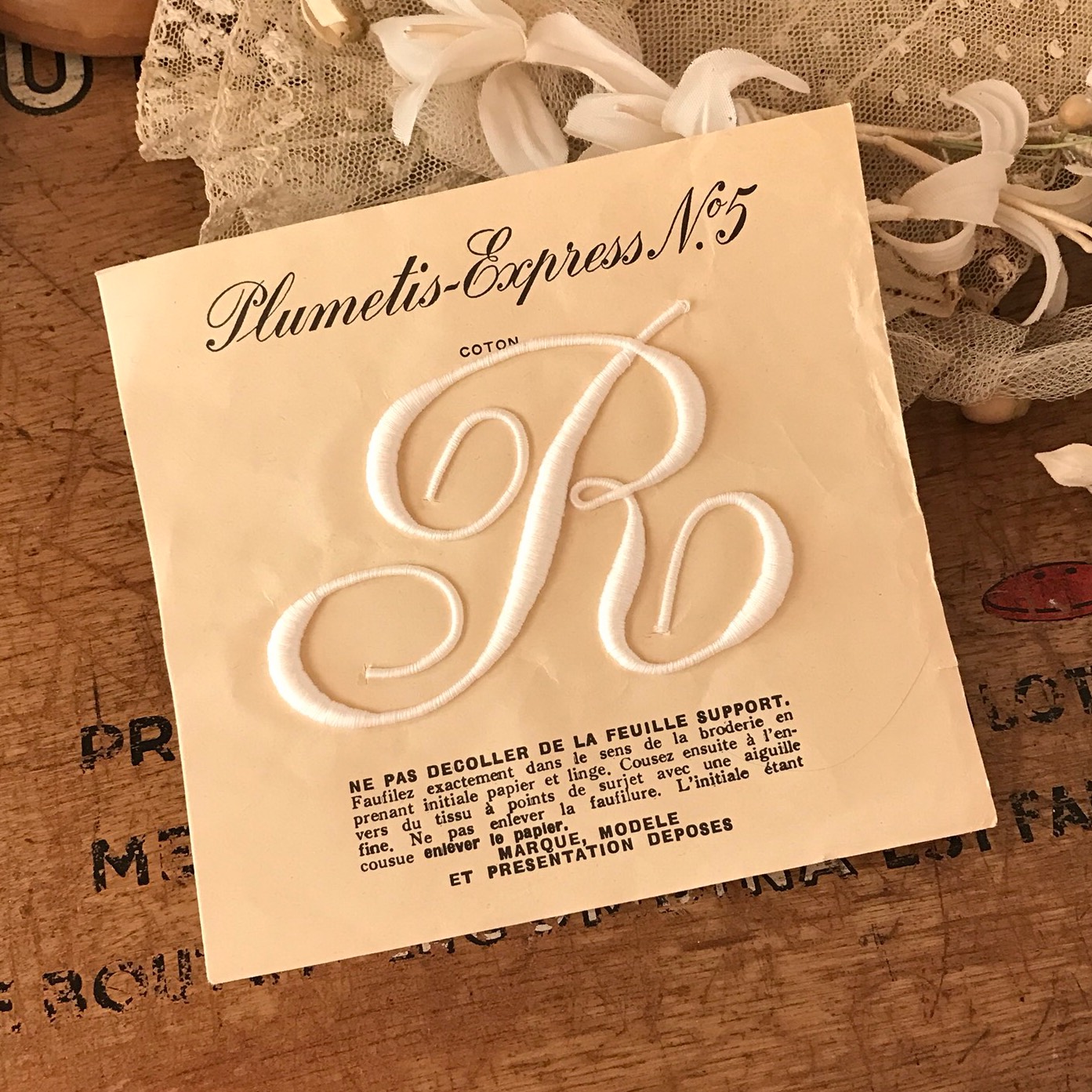 0323B フランス アンティーク モノグラム イニシャル 刺繍シート