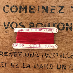 フランスのアンティーク糸巻き・赤 1枚目の画像
