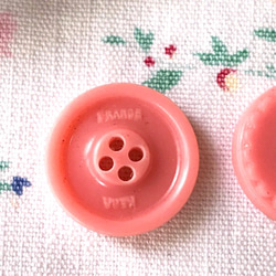 ヴィンテージボタン・濃いピンク小さなお花ボタン2個セット 4枚目の画像
