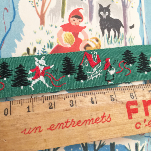 フランスのヴィンテージ刺繍リボン・赤ずきんちゃん 50cm 4枚目の画像