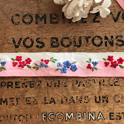 フランスのヴィンテージ刺繍リボン・赤と青のお花 50cm 4枚目の画像