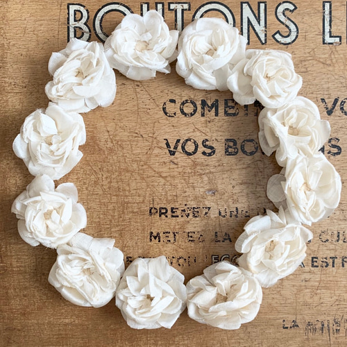 フランスアンティークの布花のリース