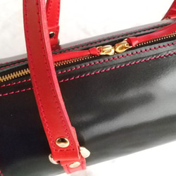 Ch様ご注文のバッグ（直径１２ｃｍ、黒＆赤色） 2枚目の画像