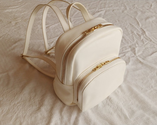 0_71133e7872cc9a624416df82a912