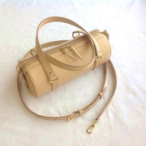 受注制作]直径12cmヌメ革円筒バッグ（ショルダーベルト付き  