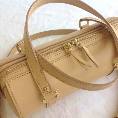 受注制作]直径12cmヌメ革円筒バッグ（ショルダーベルト付き  