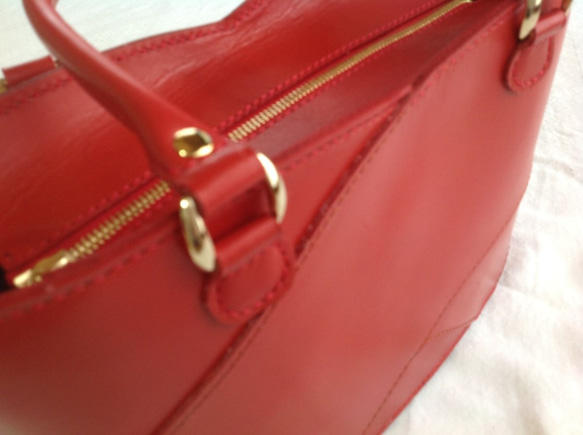 ［受注制作］ヌメ革製トートバッグ（ショルダーベルト付き・赤色・その他選択可） 6枚目の画像