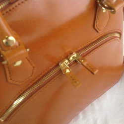 qu様ご注文のブガッティ型バッグ（外ポケット付き、キャメルブラウン色、ショルダーベルト付き） 3枚目の画像