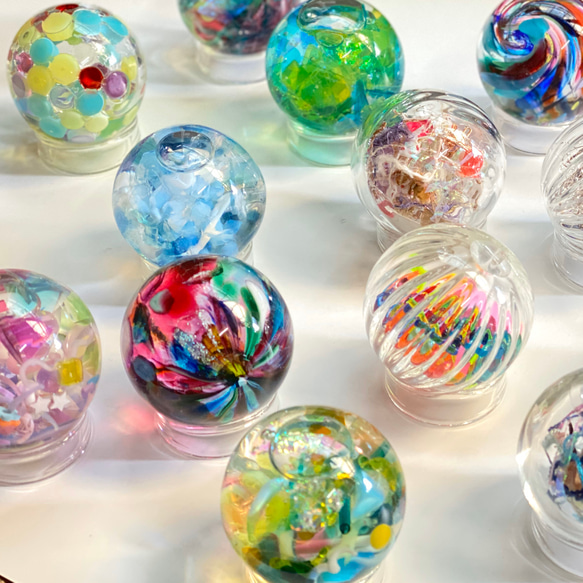 取り替えて楽しめる「ガラスマーブル」一覧 2枚目の画像