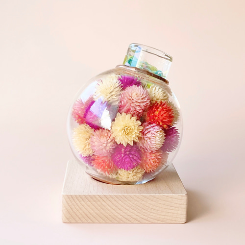 ガラスポッドの万華鏡『フラワーポッド』ドライフラワー 千日紅/light