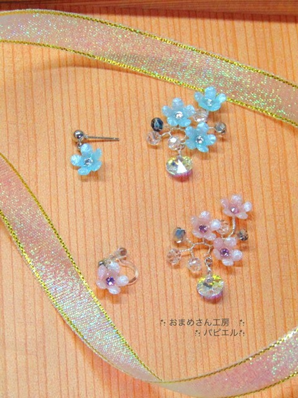 小花のイヤーカフ＋ピアス、イヤリング＊花＊受注制作　スワロフスキー 3枚目の画像