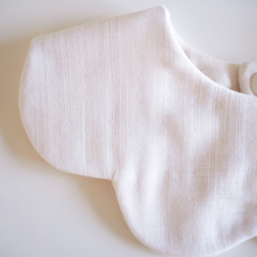 大人気❤︎花びらスタイ ホワイト スタイ・よだれかけ hanayumeco 通販