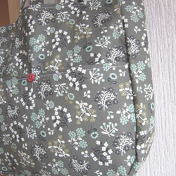 SALE　ラウンド型トートバッグ☆ボタニカルとネコ色いろパッチ2111裏は花柄・サブバッグ・エコバッグ 8枚目の画像