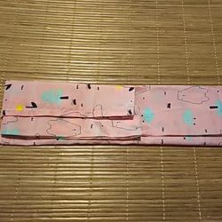 〈畳めるエコバッグ  レジ袋型  撥水タイプ〉ほのぼのシロクマ (サーモンピンク) 5枚目の画像