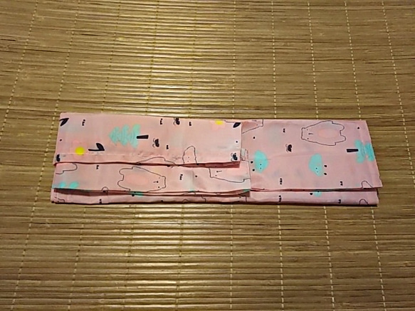 〈畳めるエコバッグ  レジ袋型  撥水タイプ〉ほのぼのシロクマ (サーモンピンク) 5枚目の画像