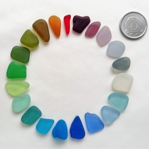 シーグラス✨マルチカラー21色 その他素材 海さんぽ人 通販