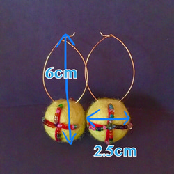 Pompom ピアス(yellow) 3枚目の画像