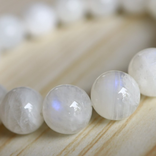 ☆神秘的な美しいシラーの輝き…☆…レインボームーンストーン：12ミリ  