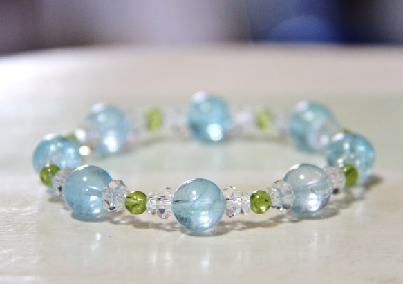 ☆2つの輝く石☆…☆ブルートパーズ10㎜＆ペリドット4.5㎜☆…☆天然石