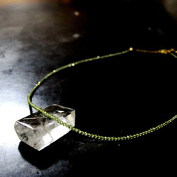 …☆とっても小さいペリドットを使用したネックレスです☆全長約45-50cm…☆天然石ブネックレス☆… 1枚目の画像