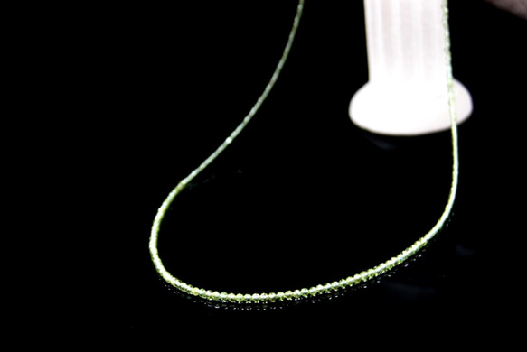 …☆とっても小さいペリドットを使用したネックレスです☆全長約45-50cm…☆天然石ブネックレス☆… 5枚目の画像