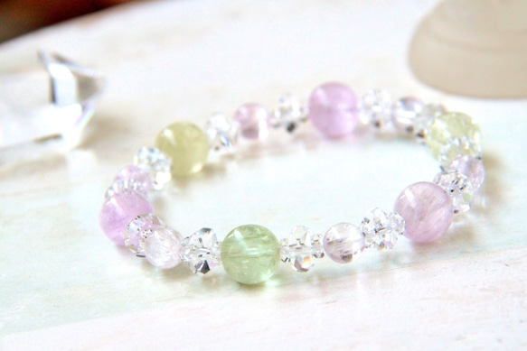 品質　ヒデナイトブレスレット 透明感＆キャッツアイ効果　クンツァイト　2-6 グリーンクンツァイト|ヒデナイトブレスレット - 高品質天然石の