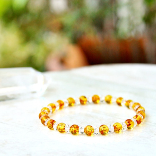 ☆プレミアムブレス☆…☆花入り琥珀（フラワーアンバー）6㎜＆水晶