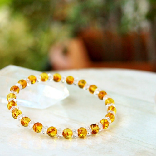 ☆プレミアムブレス☆…☆花入り琥珀（フラワーアンバー）6㎜＆水晶  