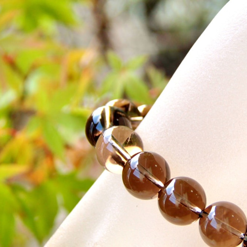 ☆西洋では魔除けの石としてお守りとして人気の石です☆…☆スモーキー