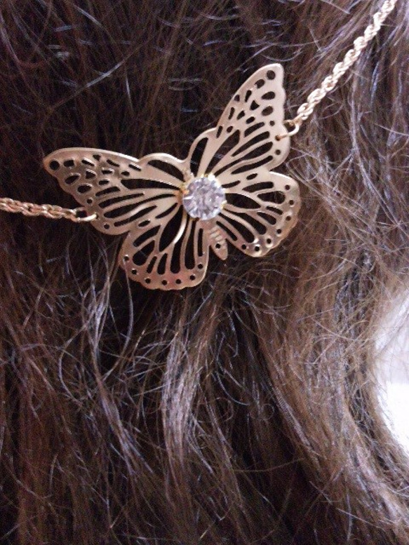 大人可愛い　チェーンカチューシャ風クリップ　髪に舞うバタフライ蝶々&大粒ストーン 2枚目の画像