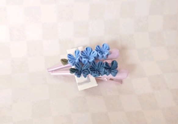 小さな青い花の藤色ミニコンコルドクリップ 1枚目の画像