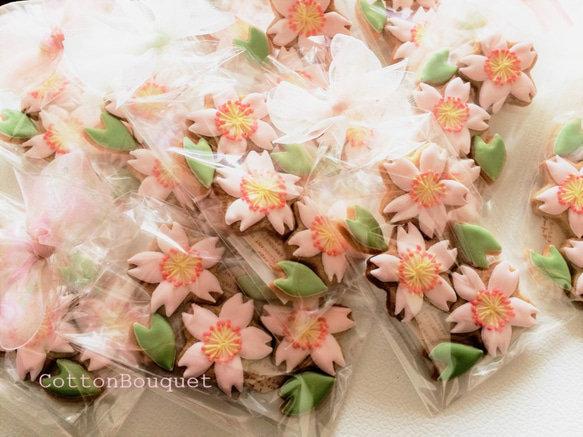 桜のアイシングクッキー 2枚目の画像