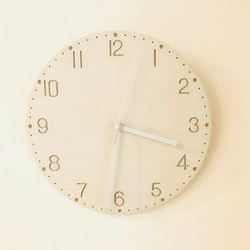 ホワイトセメントの掛け時計【受注生産】 1枚目の画像