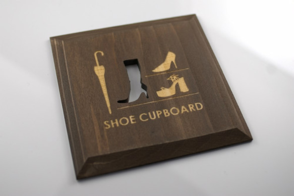 【国内送料無料】靴箱　プレート　ブラウン　SHOE CUPBOARD(P-B) 1枚目の画像