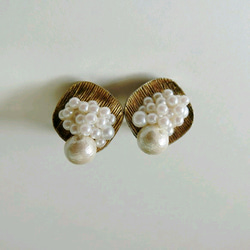 gold pearl earring 1枚目の画像