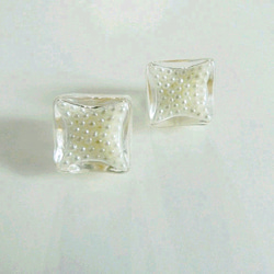 glass pearl pierce square 1枚目の画像