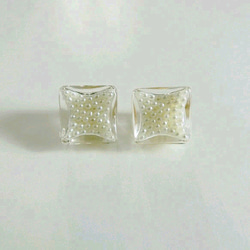 glass pearl pierce square 2枚目の画像