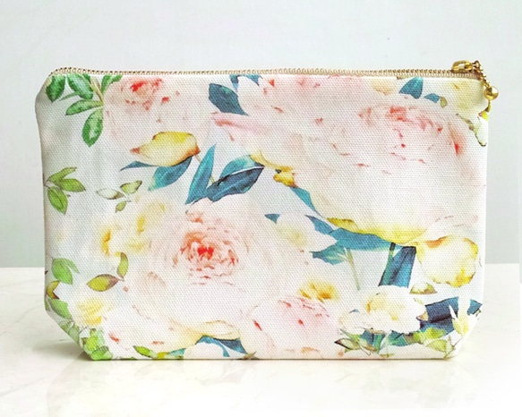 原有格局的“牡丹和玫瑰”手工製作的配件袋 第1張的照片