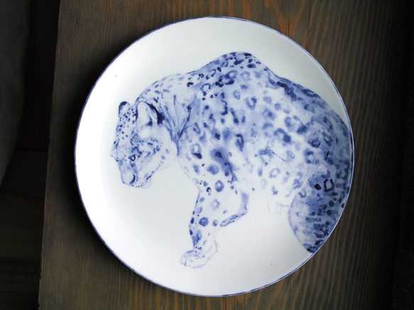 一点物】「ユキヒョウ」動物の手描き染付皿 大皿 絵皿 大皿 加藤ノブヤ