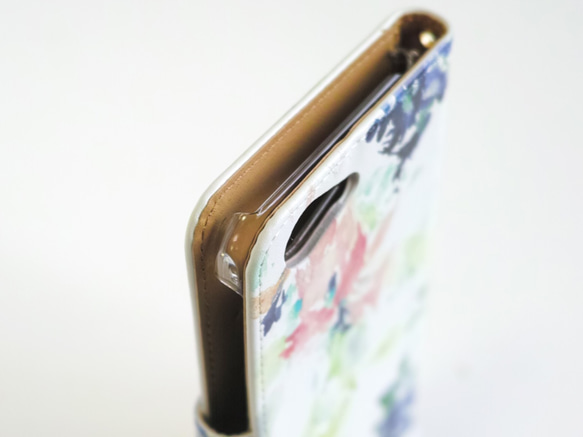 [與iPhone GALAXY Xperia等型號兼容]帶有水彩筆記本型卡片袋“花束”的保護套 第4張的照片