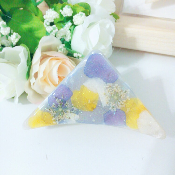 押し花❤︎三角ヘアクリップ❤︎青 紫陽花 3枚目の画像