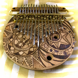 Bunカリンバ・親指ピアノ・〜 宇宙の瞬き Passion 〜 旅人使用 楽器