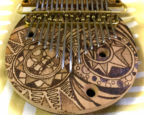 Bunカリンバ・親指ピアノ・〜 宇宙の瞬き Passion 〜 旅人使用 楽器