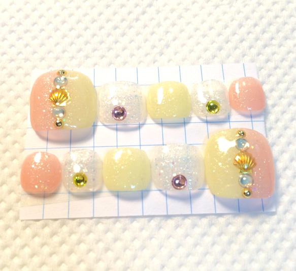 フルペディ♡縦割り♡カラフル♡シェル♡貝殻♡ネイルチップ♡付け爪♡ジェルネイル 1枚目の画像